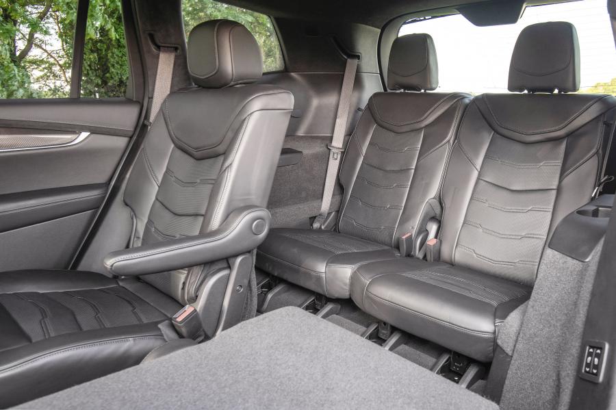Интерьер Cadillac XT6 Luxury 2019 года  (фото 18 из 39)